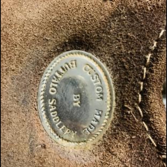 Buffalo Custom Saddle Shipping Extra - Picture 3 of 7